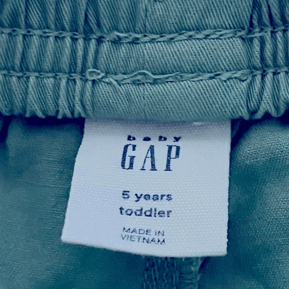 Gap elastic waist draw string ruffle bottom shorts